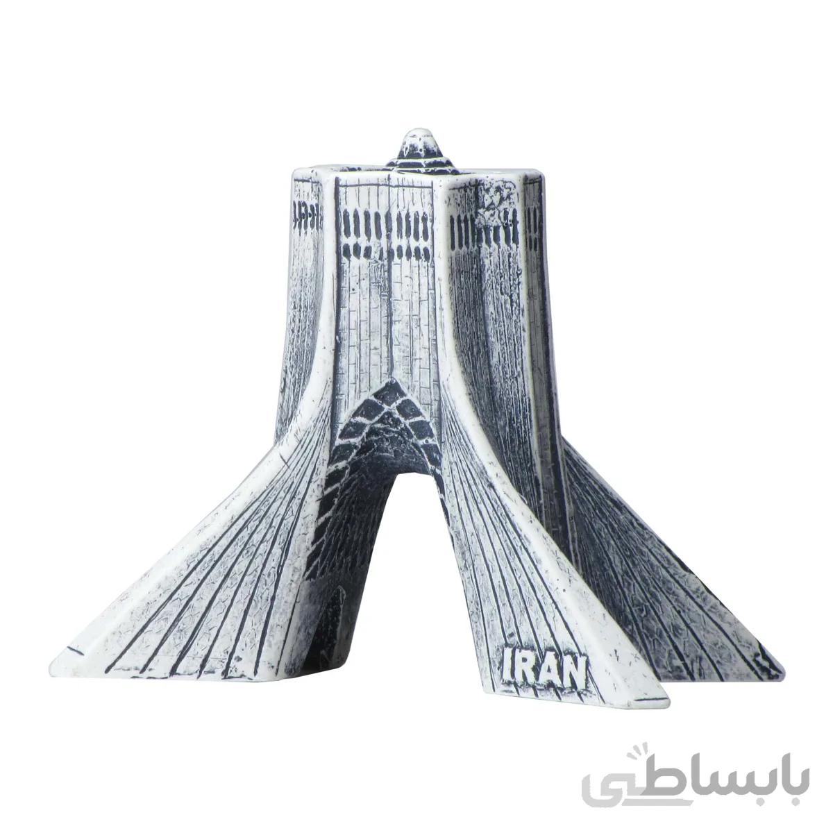 مجسمه برج آزادی بزرگ