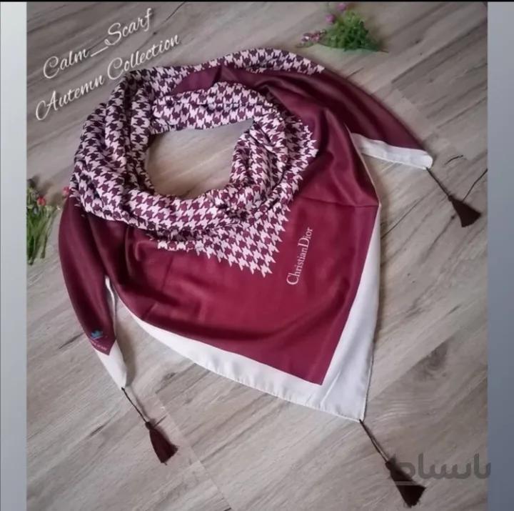 روسری پاییزه منگوله دار زرشکی و سفید