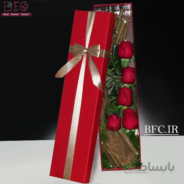 باکس گل جعبه کادویی با 5 شاخه گل رز هلندی قرمز