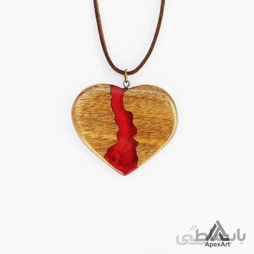 گردنبند چوبی طرح قلب