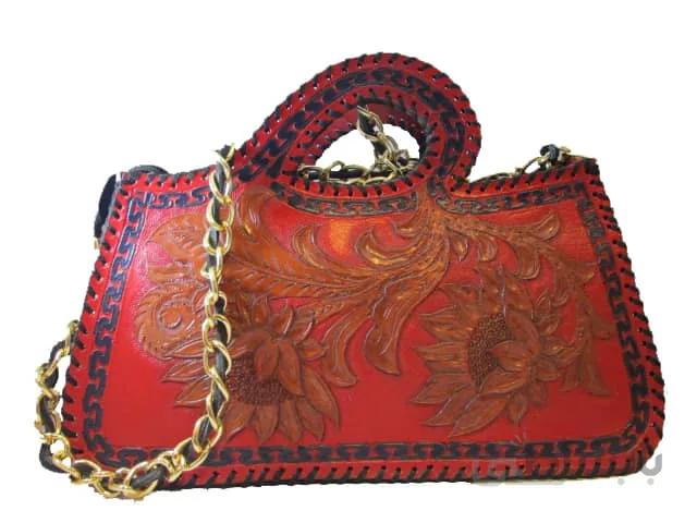 کیف مجلسی چرم زنانه حکاکی شده طرح اشکی ۱ کد ۱۰۱۴۴۳