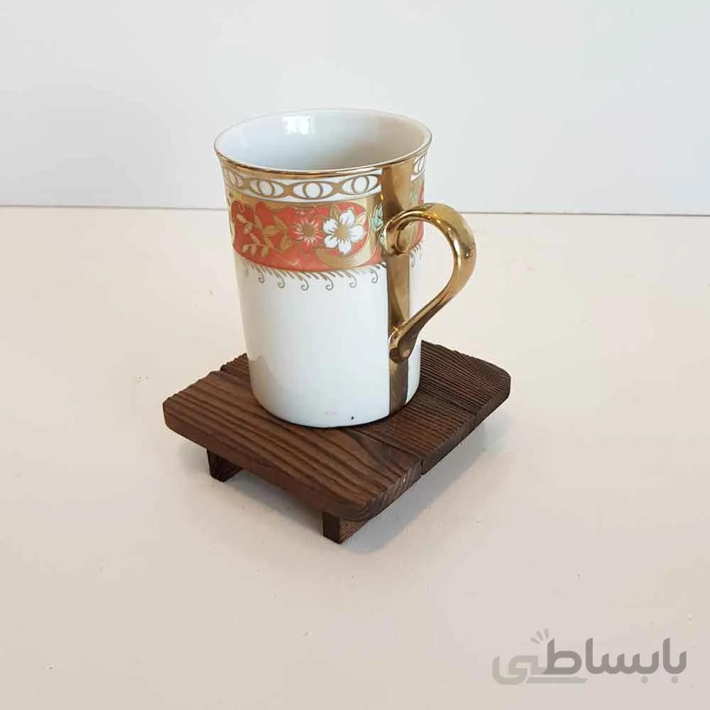 زیرلیوانی چوبی رنگ قهوه ای