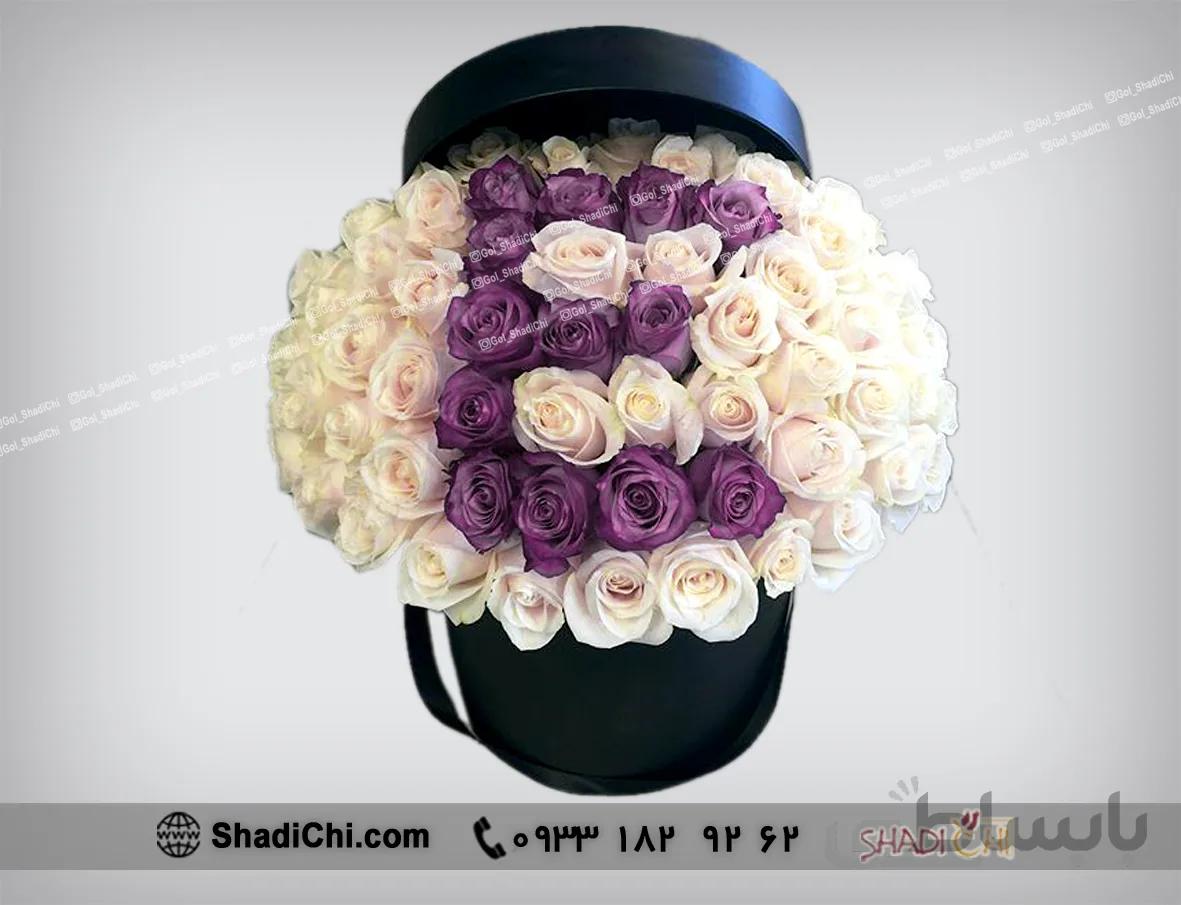 باکس گل حرف E استوانه هارد باکس با گل رز سفید و بنفش شماره ۱۷۵