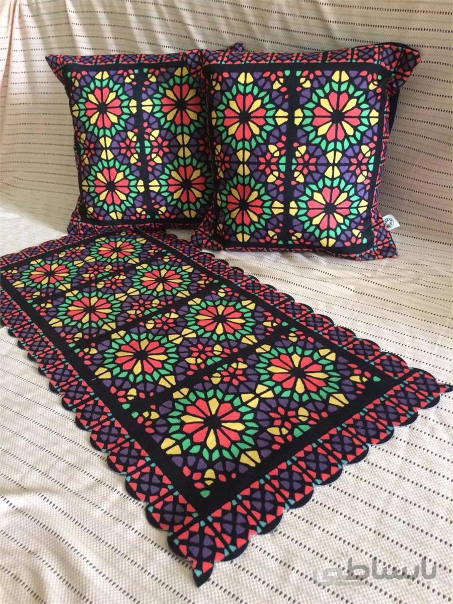 ست کوسن و رانر مخمل طرح کاشی کاری ا Set, cushion, runner velvet design tiling