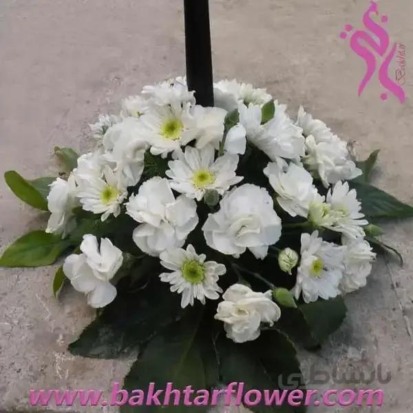 سبد گل ترحیم با میخک و داودی مینیاتوری