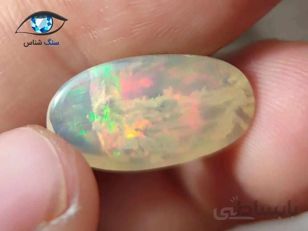 اوپال بیضی اتیوپی (ولو) طبیعی 4.68 قیراط