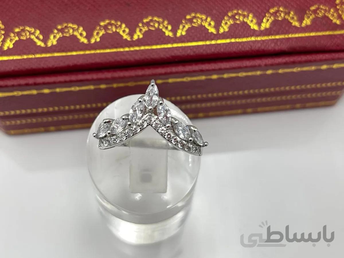 انگشتر طرح تاج نگین کاری
