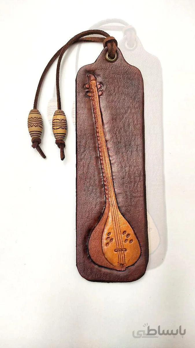 بوک مارک چرم طرح سه‌تار (چرم‌‌منوچهری)
