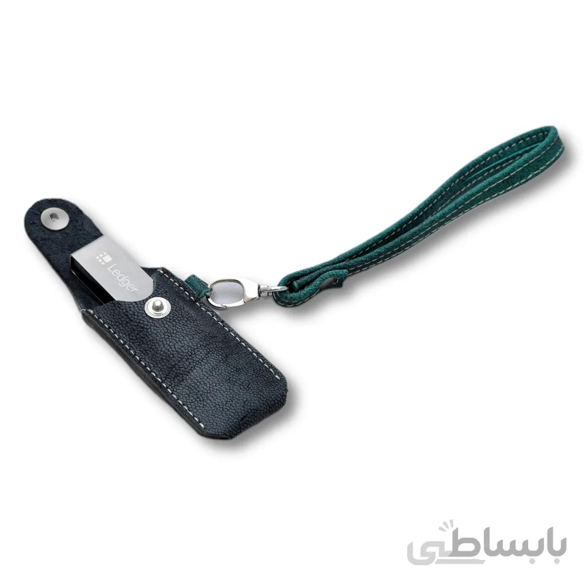 محافظ چرمی کیف پول لجر نانو ایکس Ledger Nano X رنگ سبز یشمی