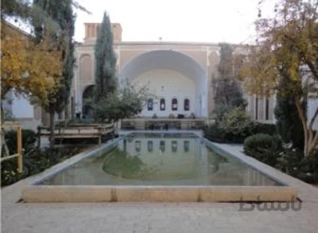 پروژه بررسی خانه لاریها