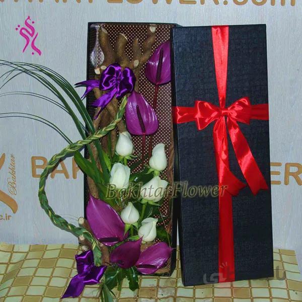 باکس گل جعبه کادویی با گل رز و آنتریوم