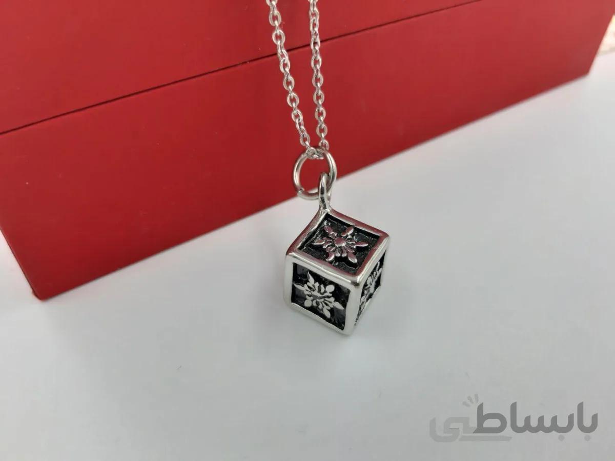 گردنبند تاس