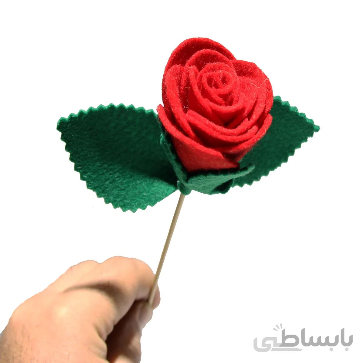 لوازم کاردویی گل رز شاخه ای برگ دار