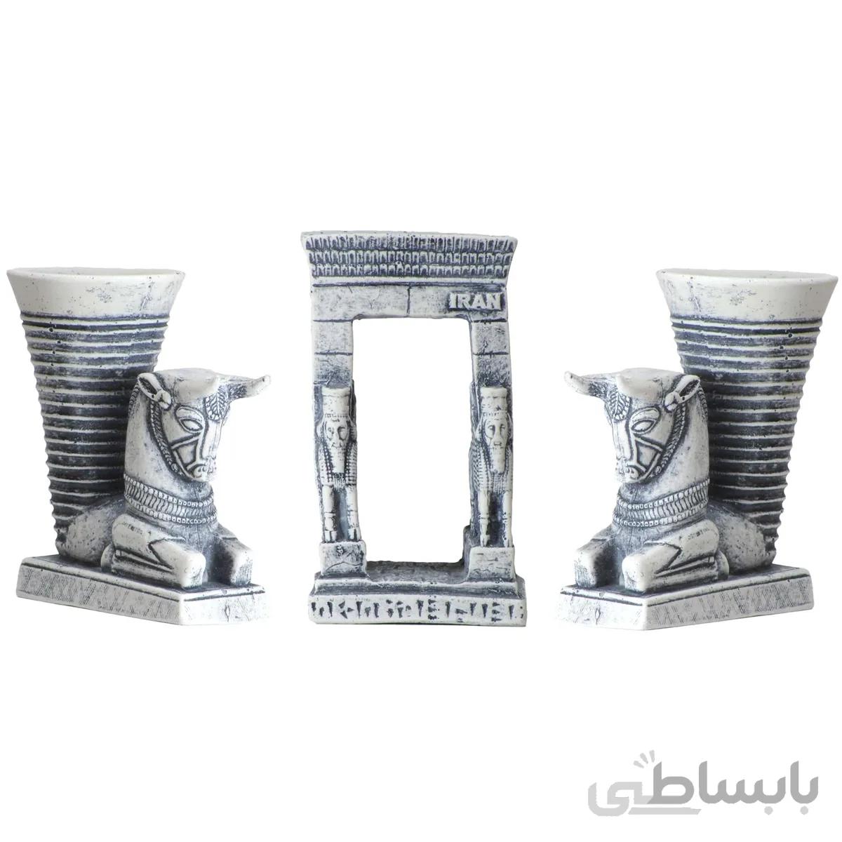 مجسمه دروازه ملل و جام ریتون اسب مجموعه سه عددی