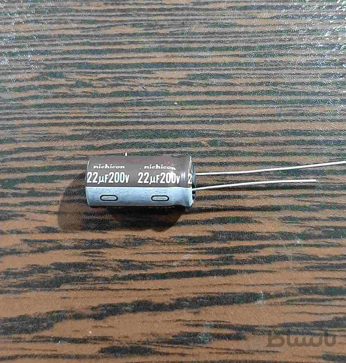 CAP 200V 22uF – خازن الکترولیت، ۲۰۰ ولت، ۲۲ میکروفاراد