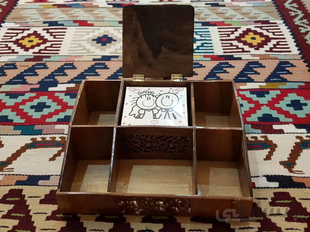 جعبه لوازم آرایش همراه جادستمال طرح مشبک کد ۱۰۱۵۳۰