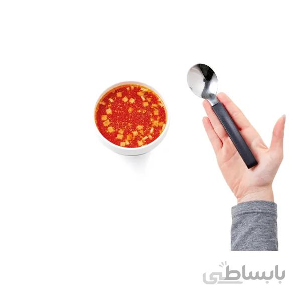 قاشق غذاخوری سالمند