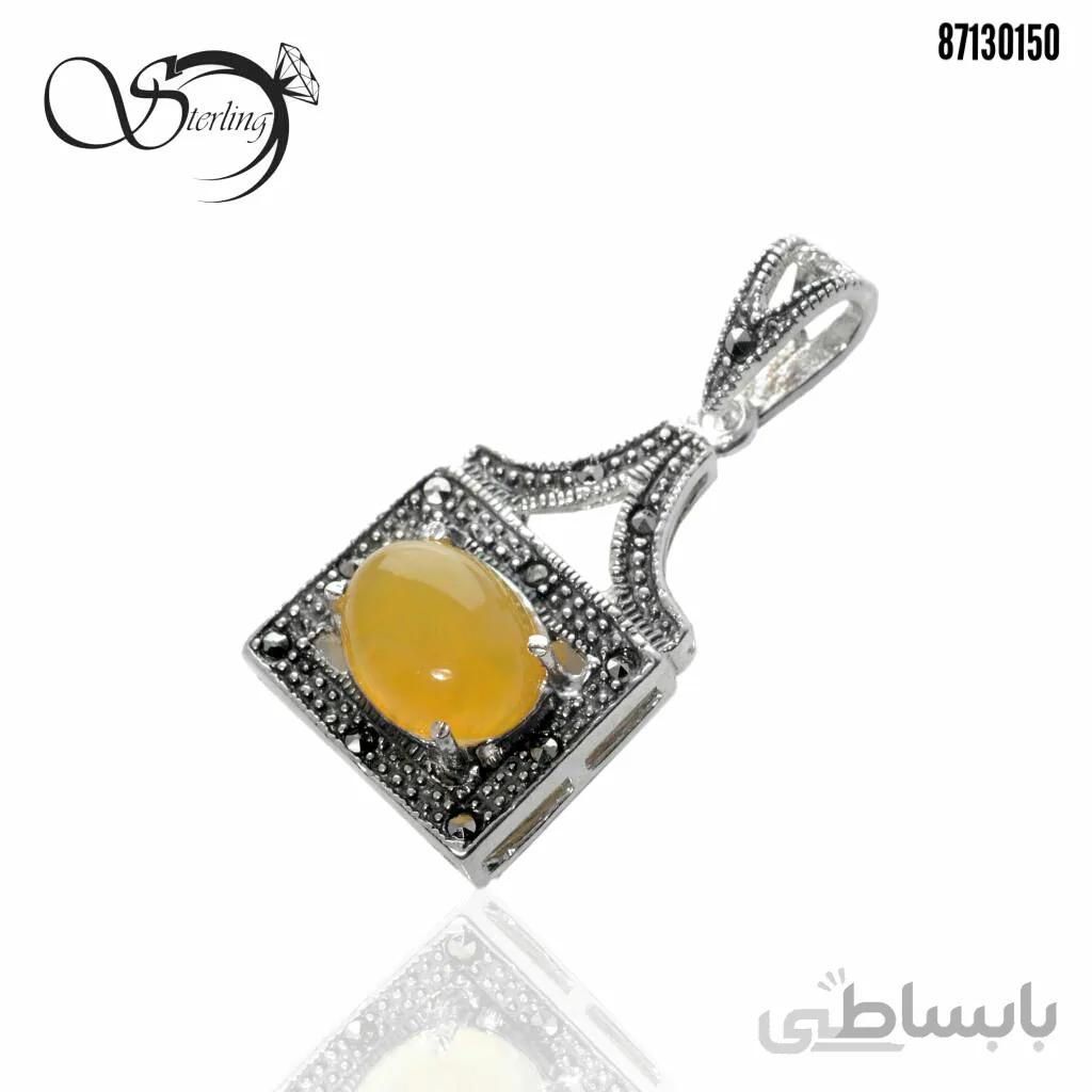 پلاک نقره زنانه با نگین عقیق زرد شرف الشمس