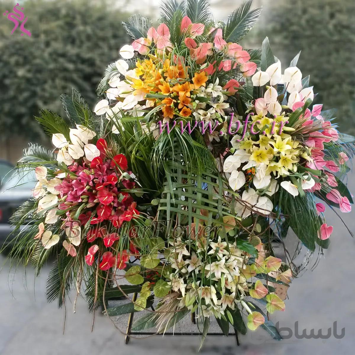 سبد گل پایه دار کد 1079647
