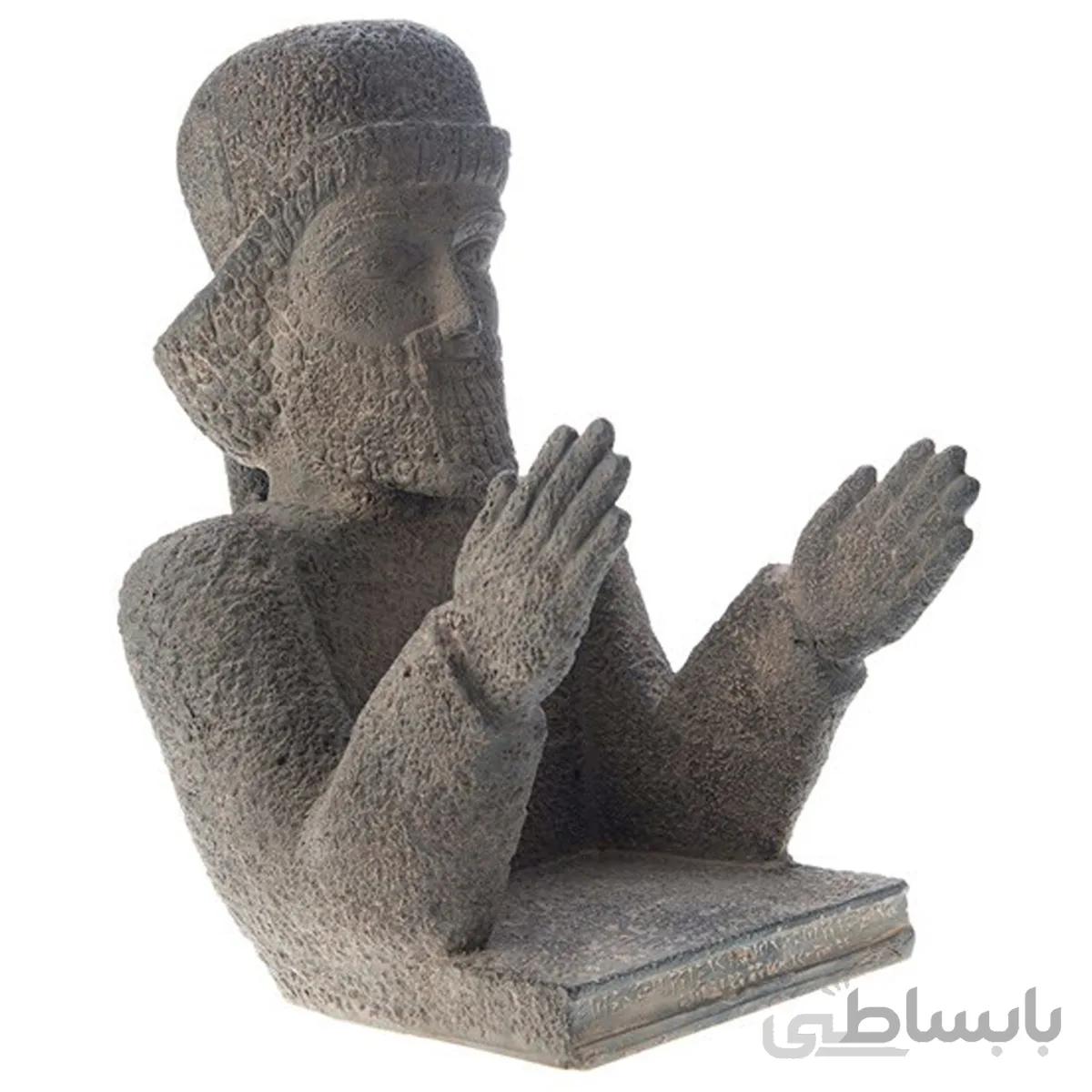 مجسمه تندیس و پیکره شهریار مدل جای لوح فشرده مدل سرباز مادی کد mo1860
