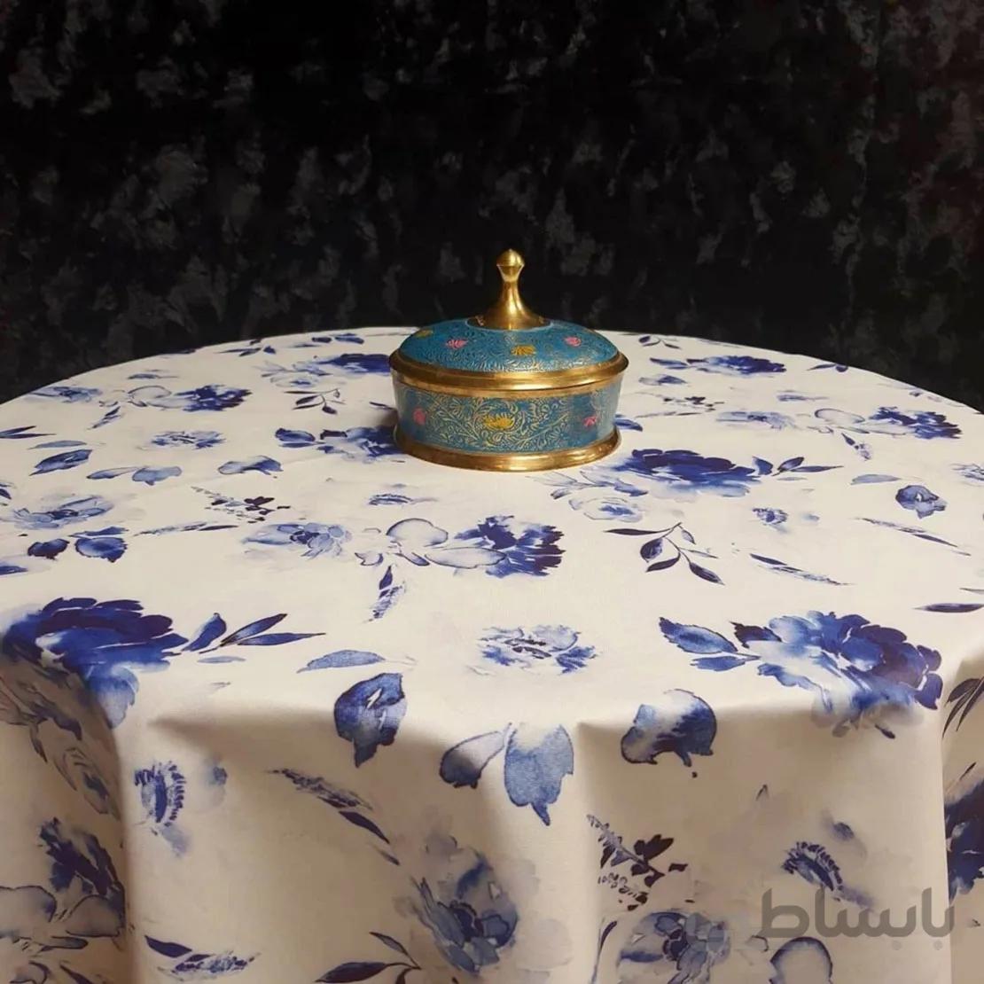 رومیزی سفره ای پانو کتان رزین تاژ طرح رز آبی