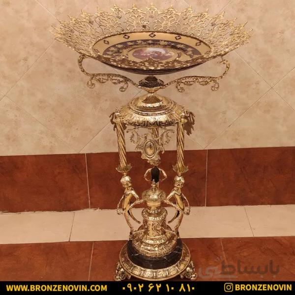 میوه خوری کنار سالنی برنزی طرح بارسلون