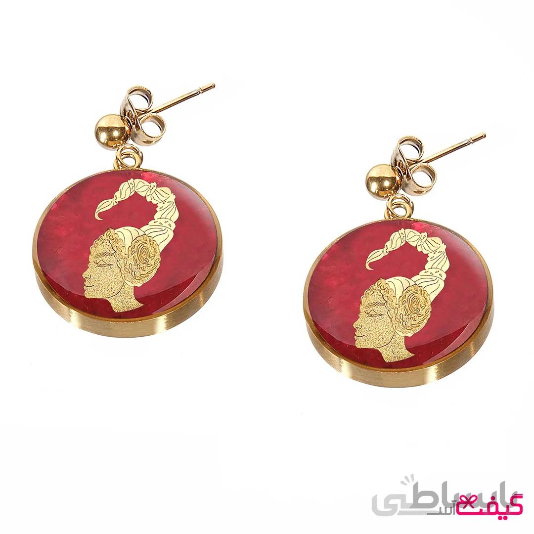 گوشواره اونیکس و ورق طلا طرح ماه آبان
