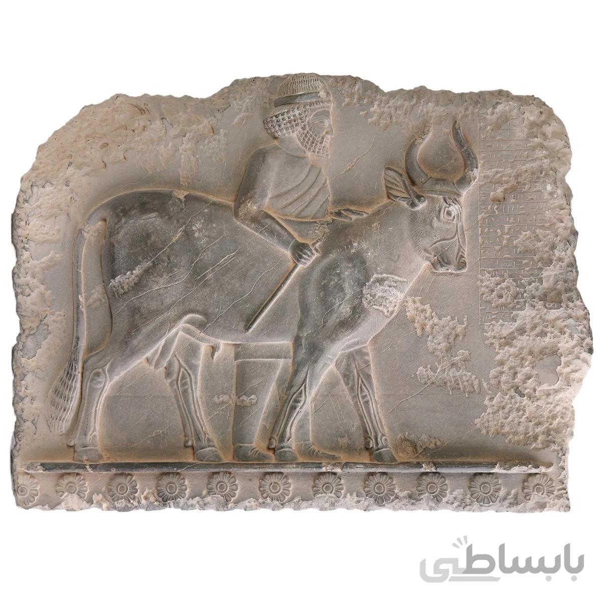 کتیبه تندیس و پیکره شهریار مدل هدیه آور گنداریانی کد MO1230 سایز بزرگ