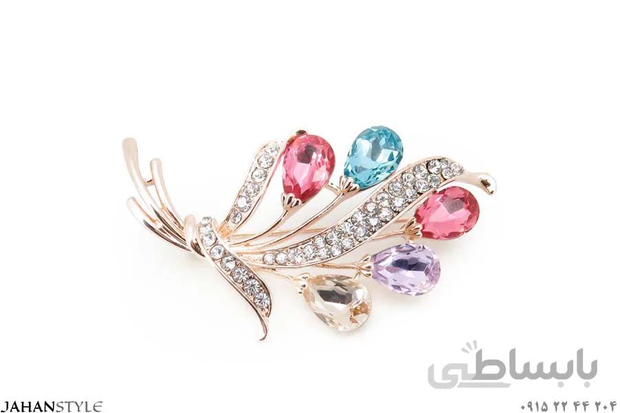 گل سینه مجلسی نگین دار