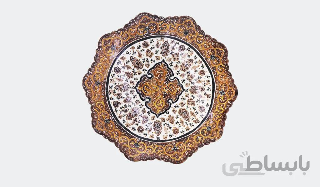 بشقاب صاف قلم دست اسلیمی ختایی با ترنج قهوه ای