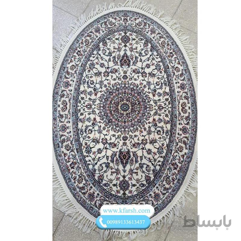 فرش بیضی شکل در دو رنگ کرم و سرمه ای