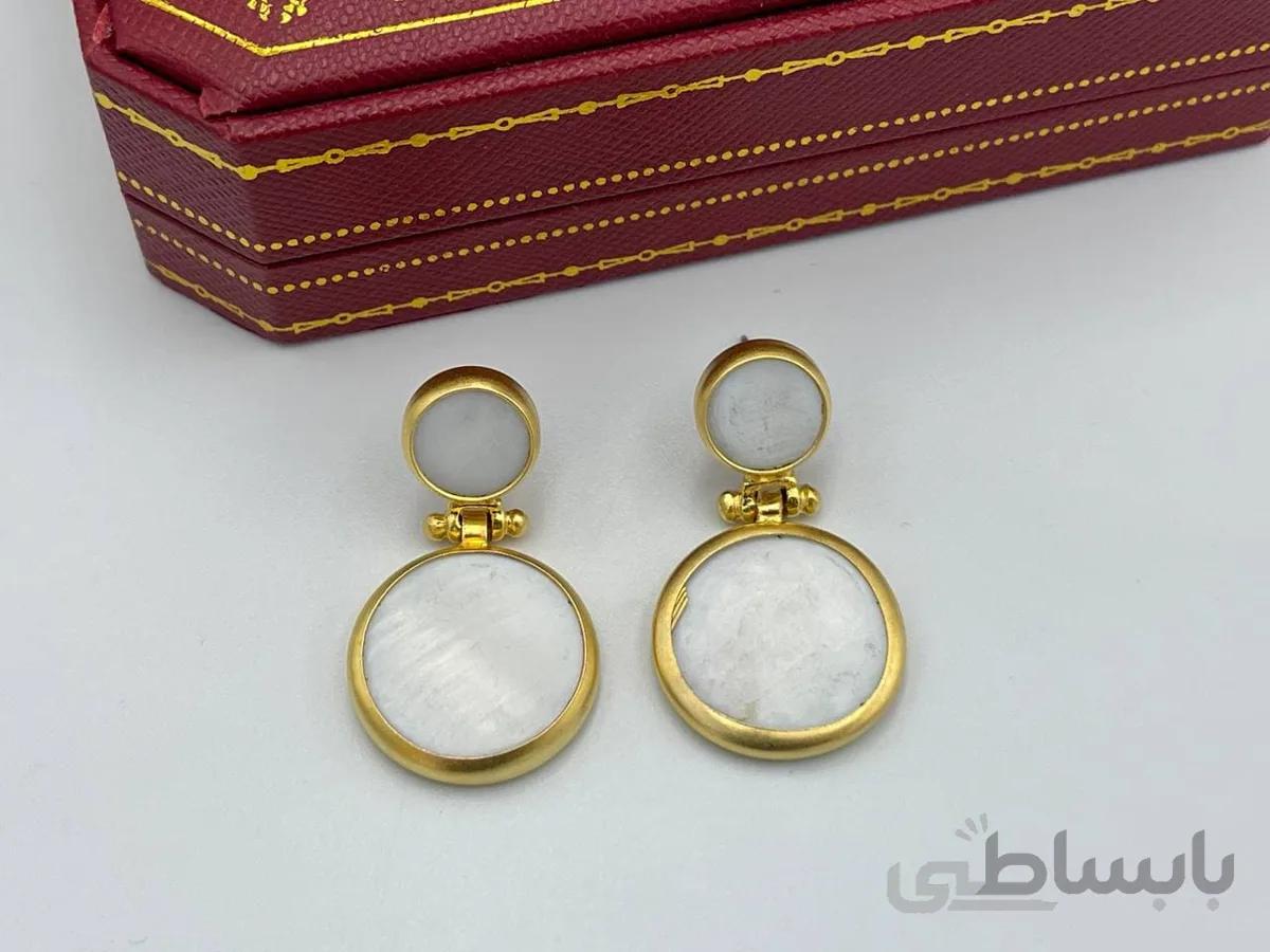 گوشواره با سنگ سفید مرمری میخی