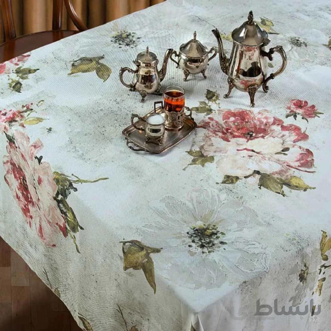 رومیزی سفره ای 4 نفره گرد طرح رز سفید پانو کتان