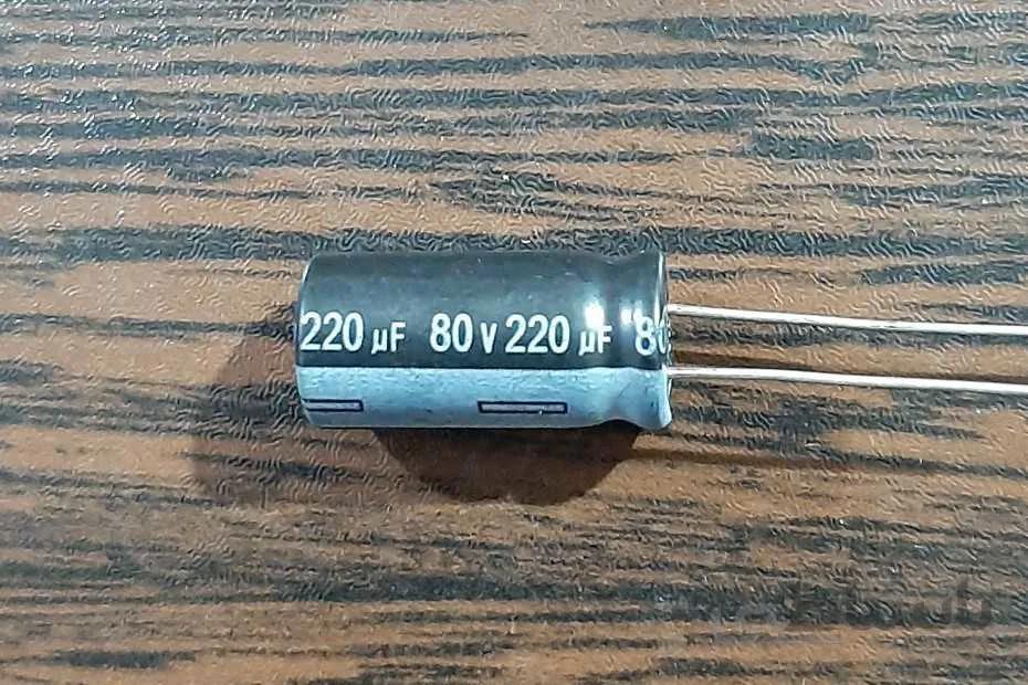 AiSHi 80V 220uF – خازن الکترولیت، ۸۰ ولت، ۲۲۰ میکروفاراد
