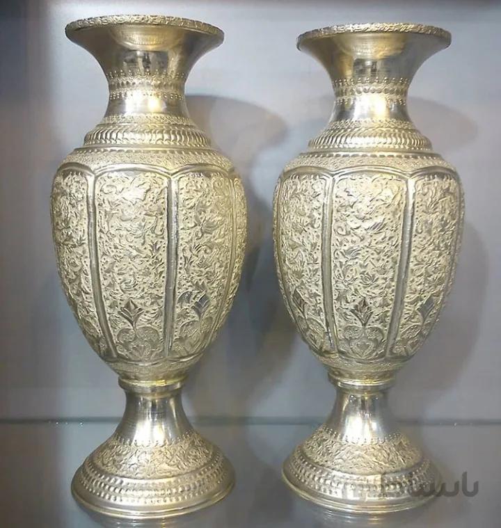 جفت گلدان قلی گردنه دار نقره نما کد ۱۰۱۱۷۵