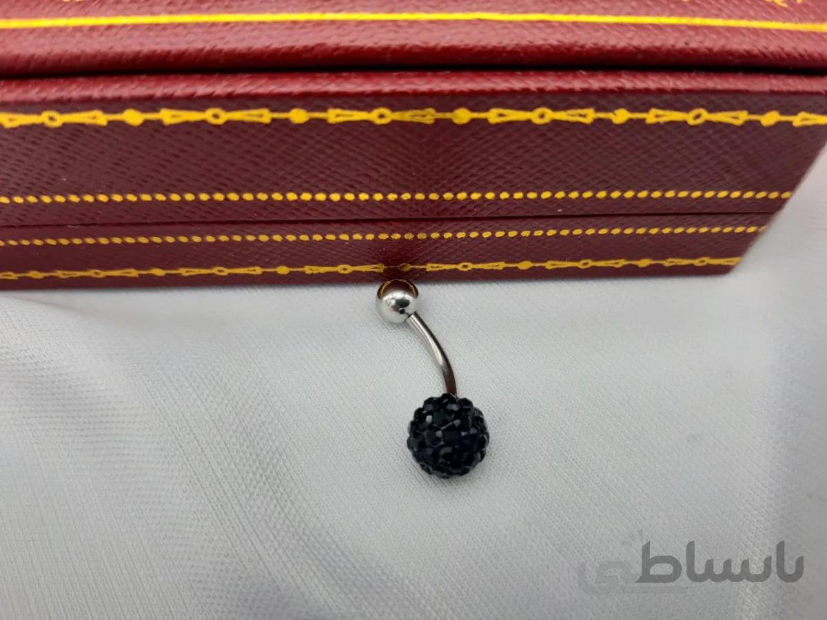 پیرسینگ ناف با سنگ مشکی