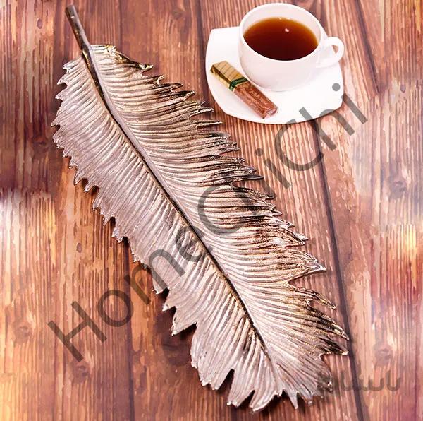 پر سوزنی نقره ای