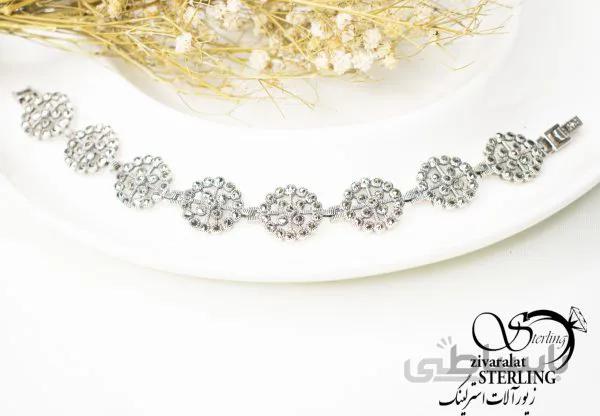 دستبند نقره سیاه قلم زنانه طرح گل