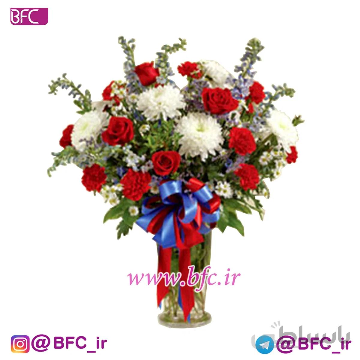 گلدان رز و کرزنتیا