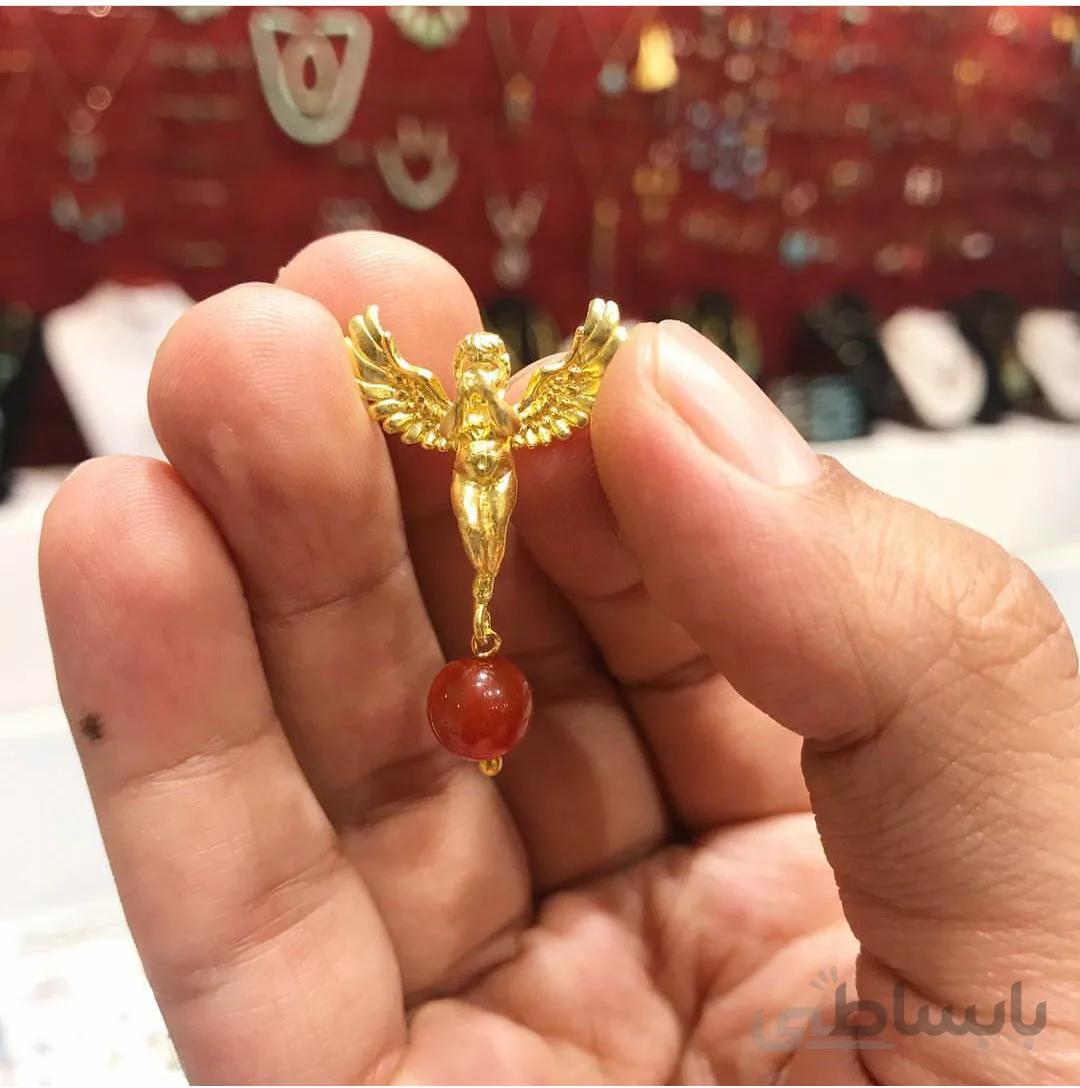 مدال فرشته با نگین عقیق