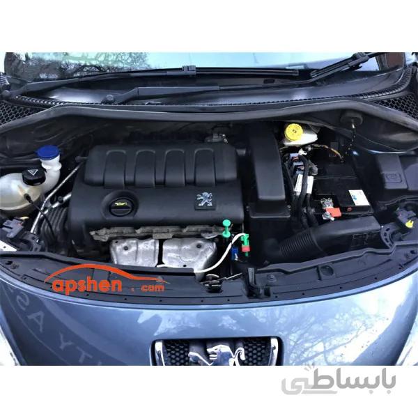 لوگو روی موتور پژو 206