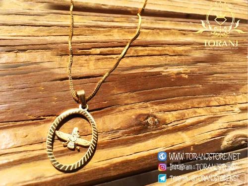 گردنبند طرح فروهر (فربهر) طلایی رنگ