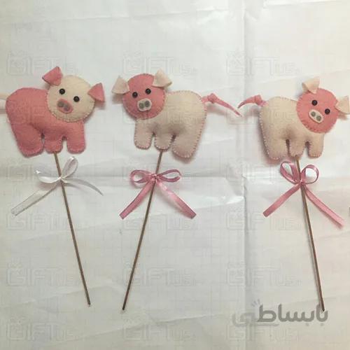 خوک نمدی با دسته چوبی