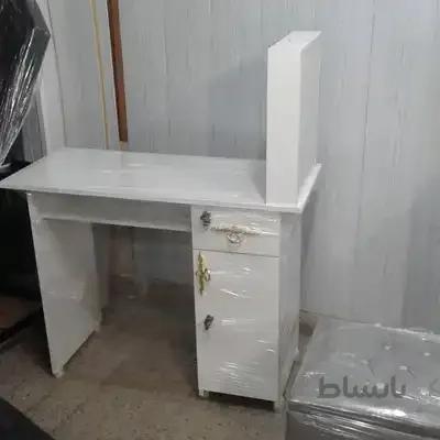 میز ناخن کمد دار