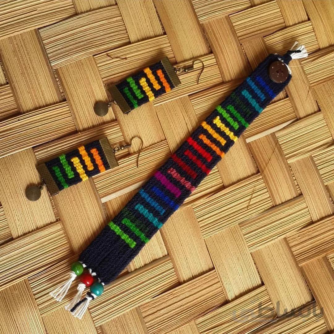ست گوشواره و دستبند گلیمی کد m135