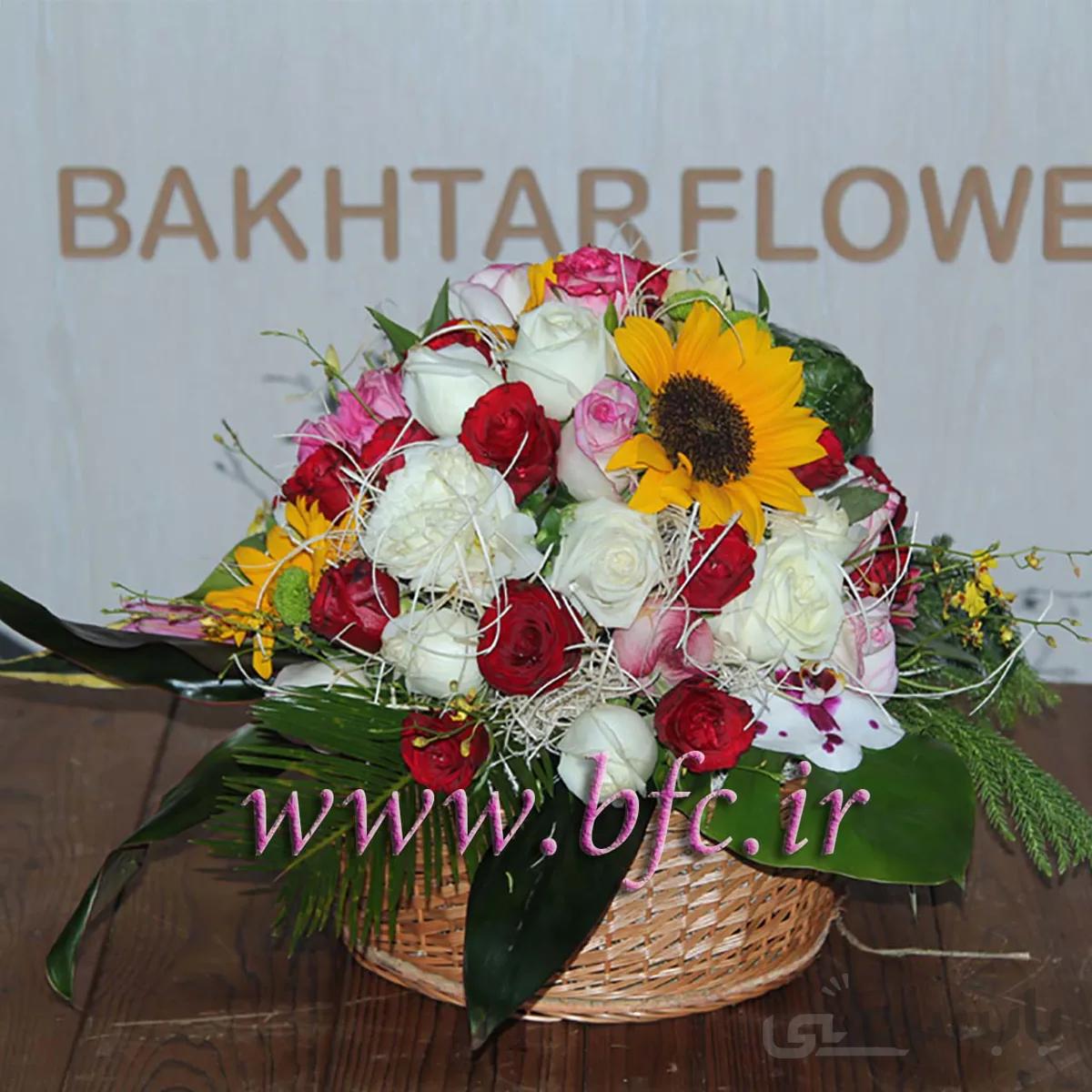 سبد گل بهاره کد 1079901