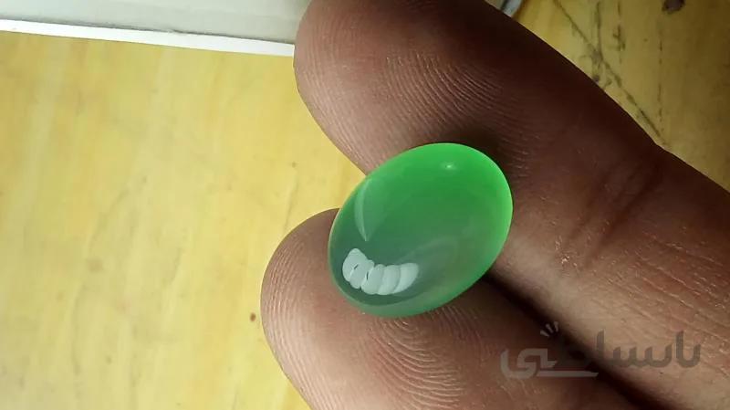 نگین عقیق سبز آبدار درجه یک