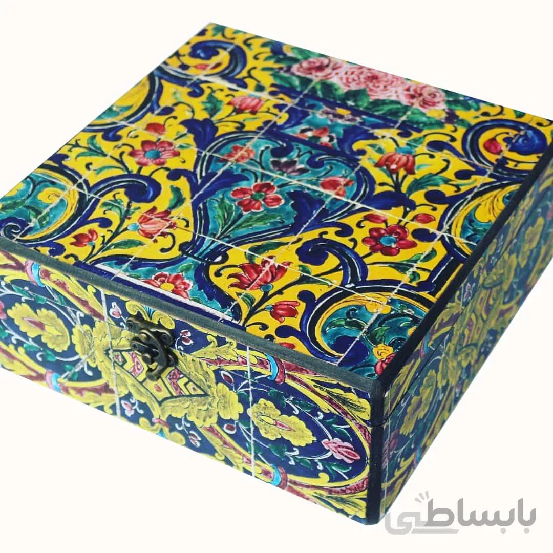 جعبه جواهرات و ساعت 12 خانه