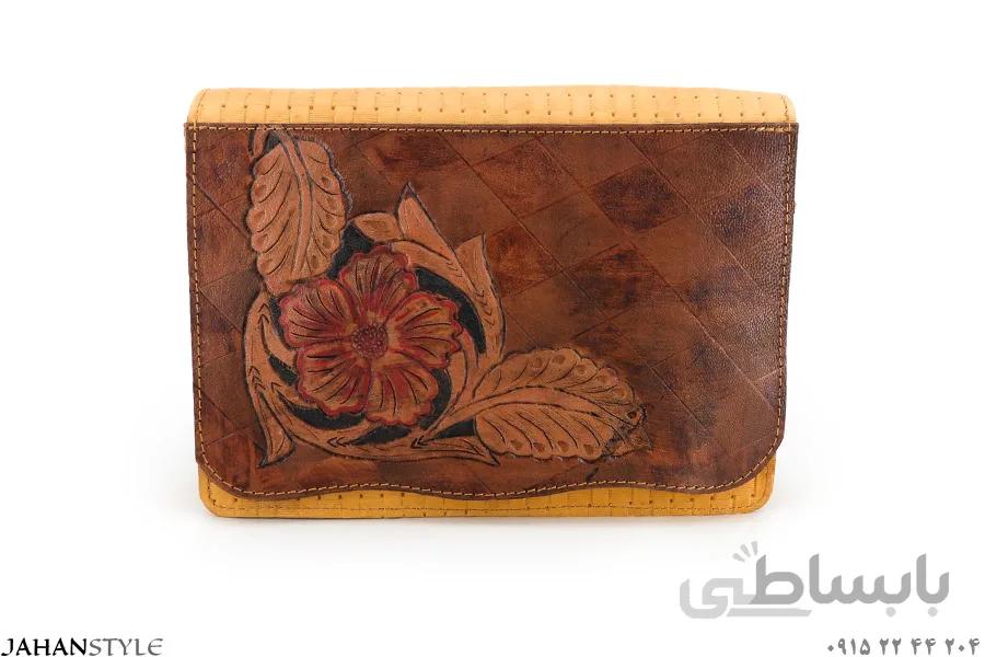 کیف دوشی چرم طبیعی قلم‌زنی طرح لادن