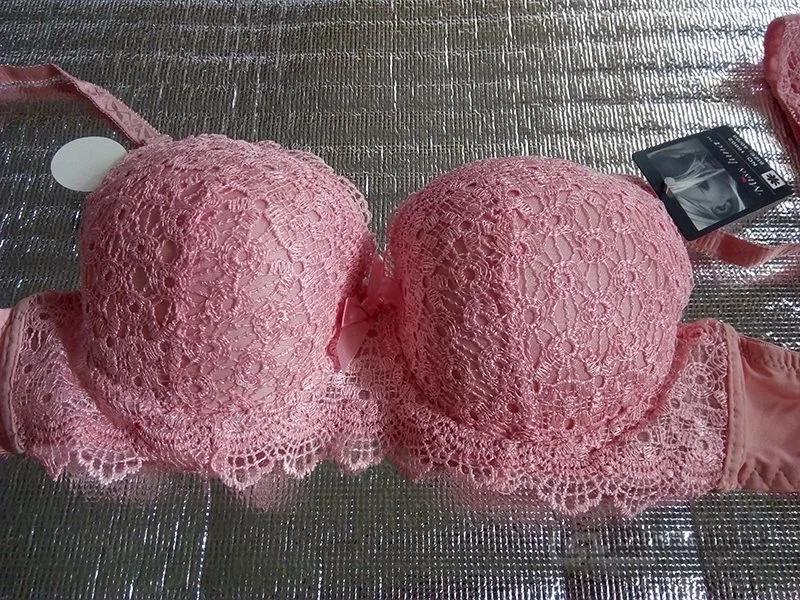 ست شورت و سوتین گیپور فنردار جکدار سایز 85 و 90 کاپ B کد 113